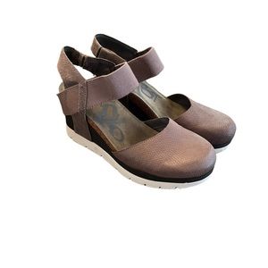 OTBT Womens Closed Toe Wedge Size 8